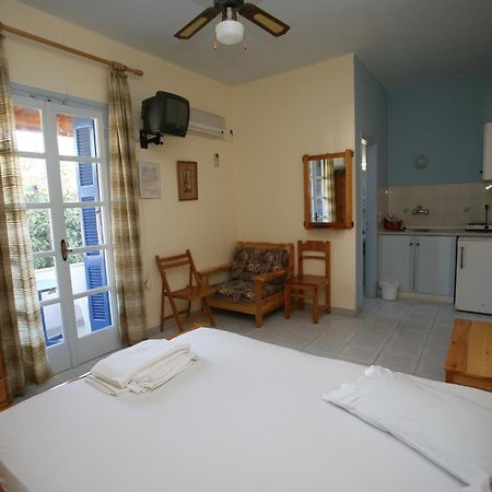 Apartamento Idroussa Batsíon Habitación foto