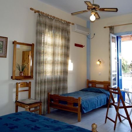 Apartamento Idroussa Batsíon Habitación foto