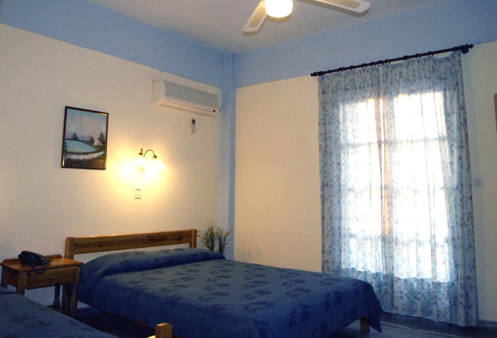 Apartamento Idroussa Batsíon Habitación foto