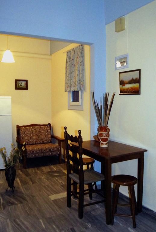Apartamento Idroussa Batsíon Habitación foto
